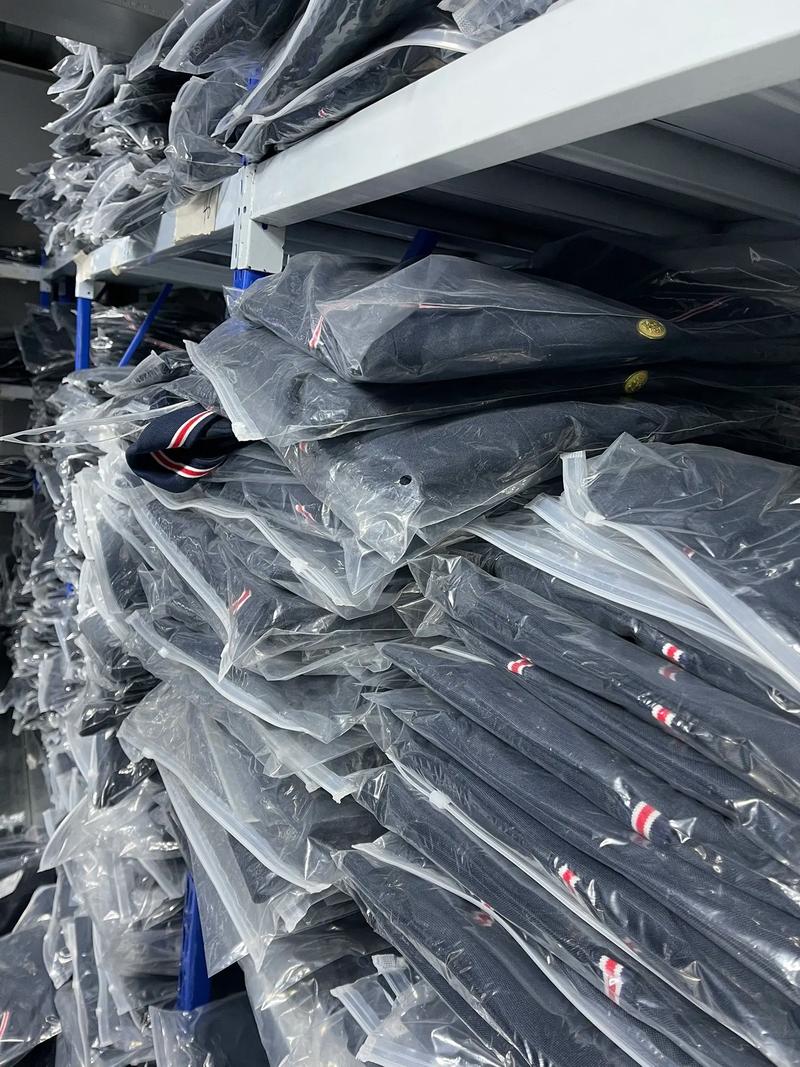从源头到客户 为什么选择源头工厂定制团体服更有优势?