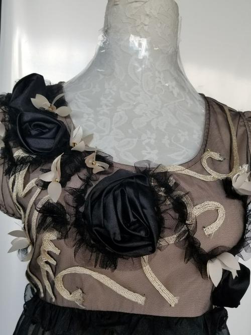 《金科云南文化传媒联盟商会粉红沙丽精品服装欢迎批发零售》招商电话